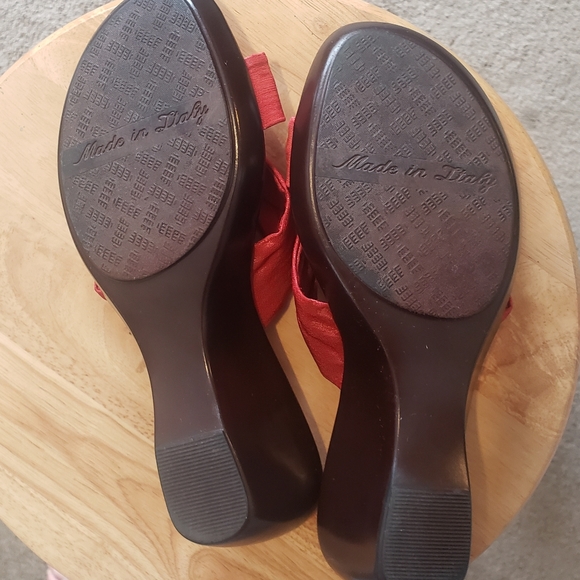 Red Italian Shoemakers Sandal wedges - Picture 6 of 7